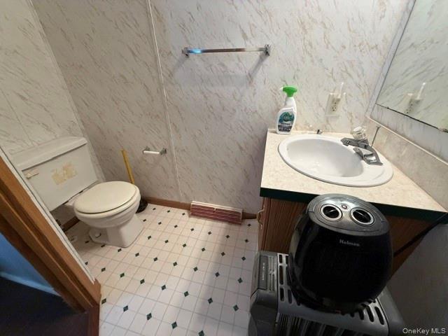 Single Family Speonk-riverhead Rd  Suffolk County, NY 11972, MLS-994186-10