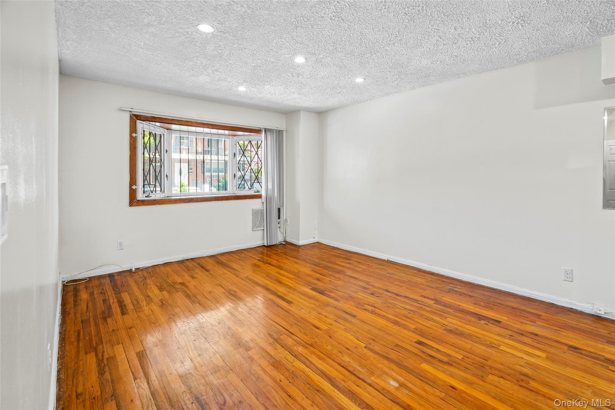 Single Family Flatlands 4th  Brooklyn, NY 11236, MLS-994201-4