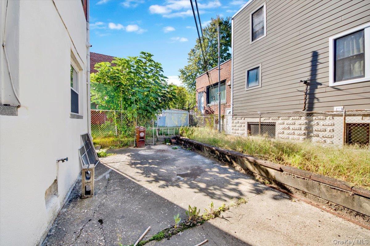 Single Family Waterbury  Bronx, NY 10461, MLS-994202-8