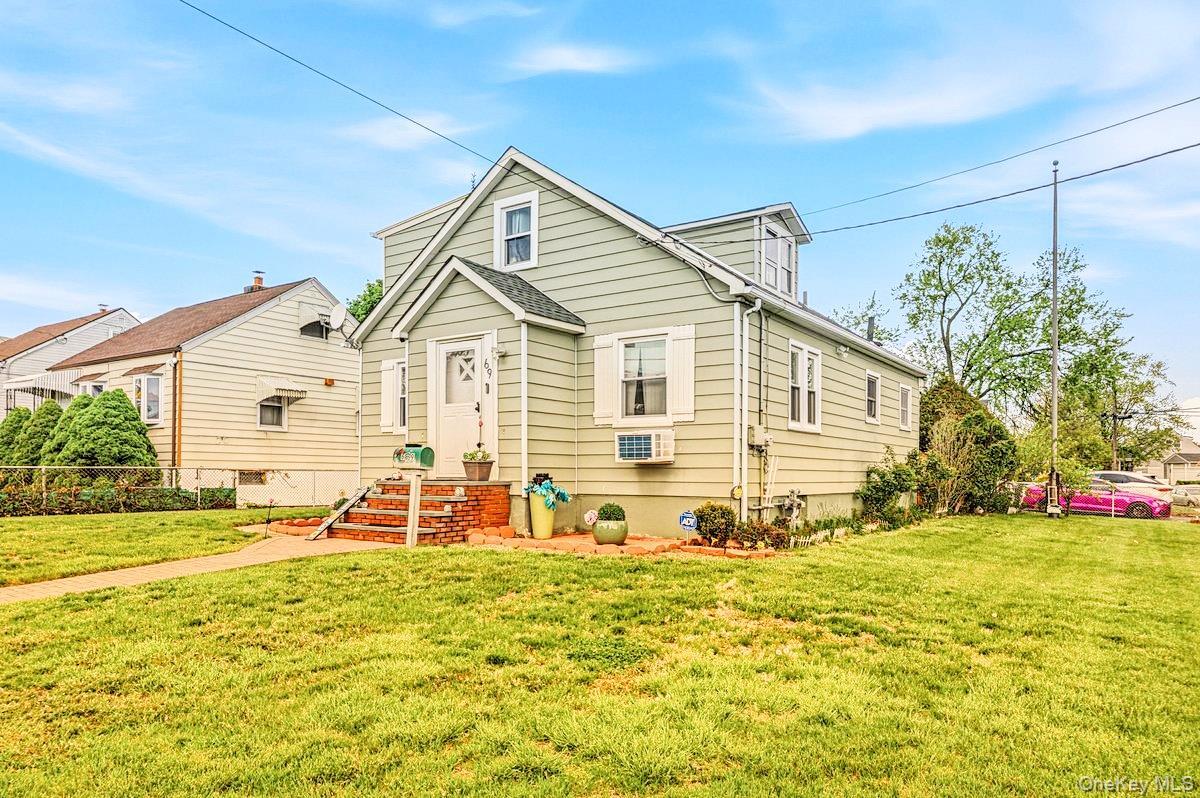 Single Family Nottingham Avenue Nassau County, NY 11580, MLS-994224-2