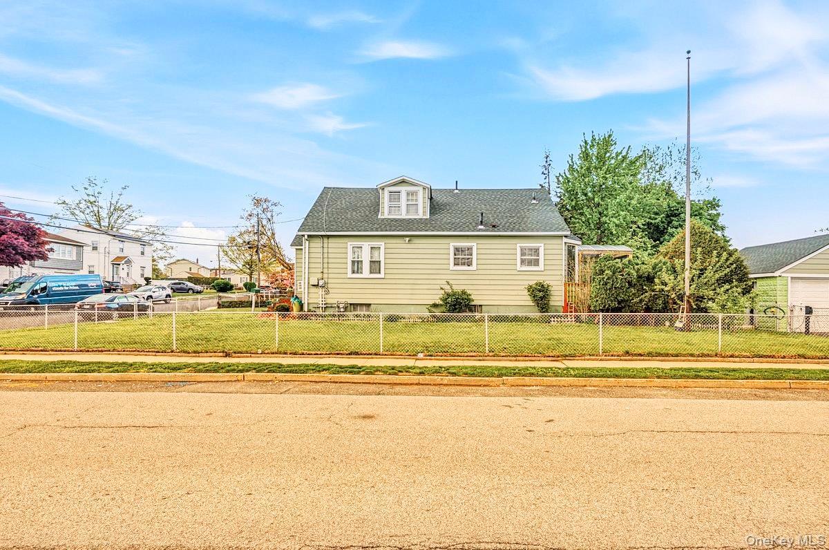 Single Family Nottingham Avenue Nassau County, NY 11580, MLS-994224-6