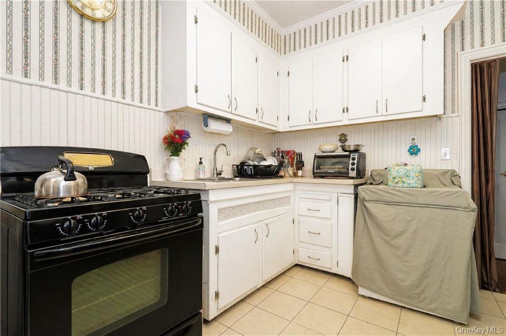 Single Family Hubbard  Brooklyn, NY 11235, MLS-994226-4