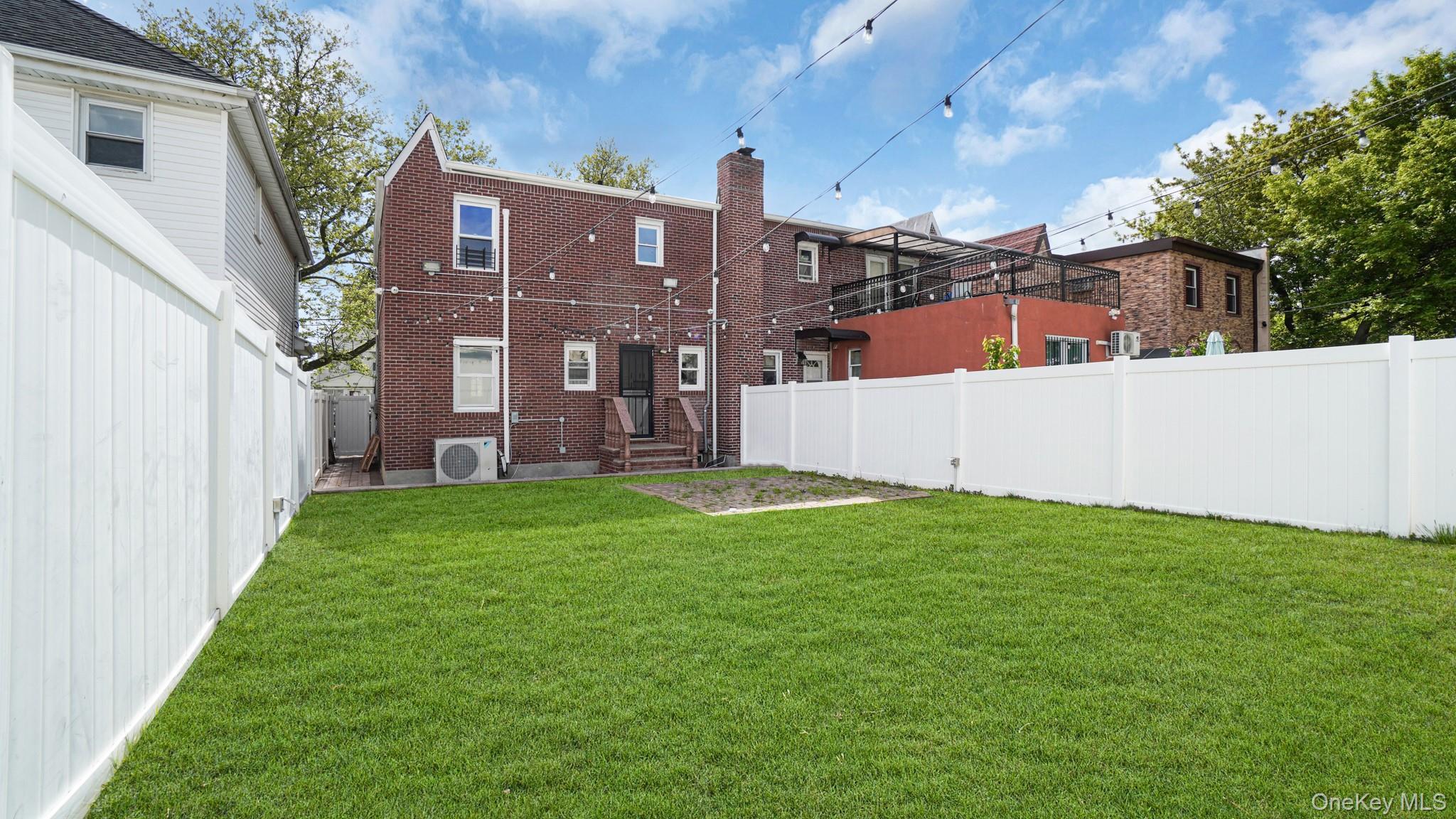 Single Family 201st  Queens, NY 11423, MLS-994251-11