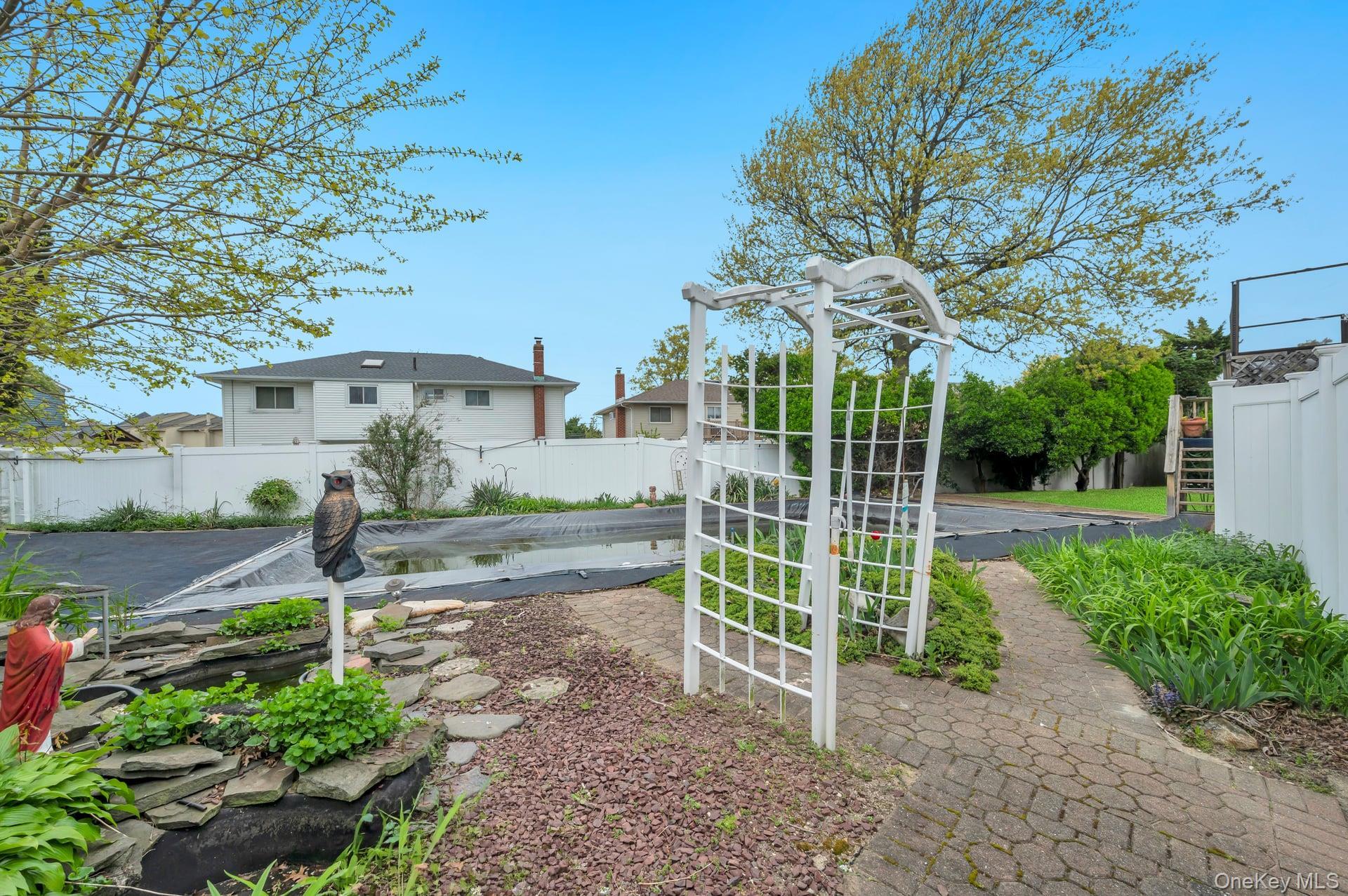 Single Family Nelson  Nassau County, NY 11783, MLS-994360-4