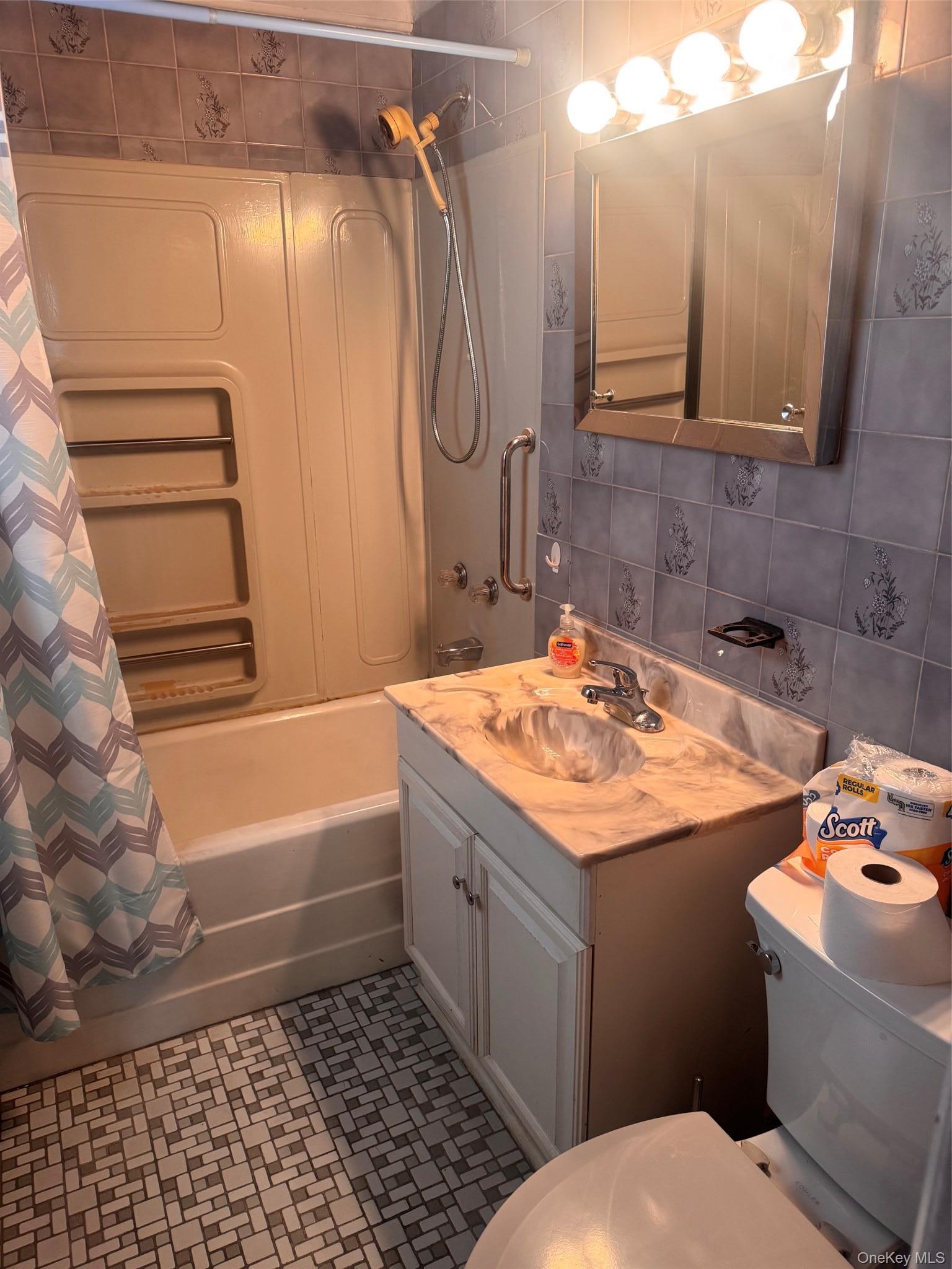 Single Family 87th  Queens, NY 11421, MLS-994365-8