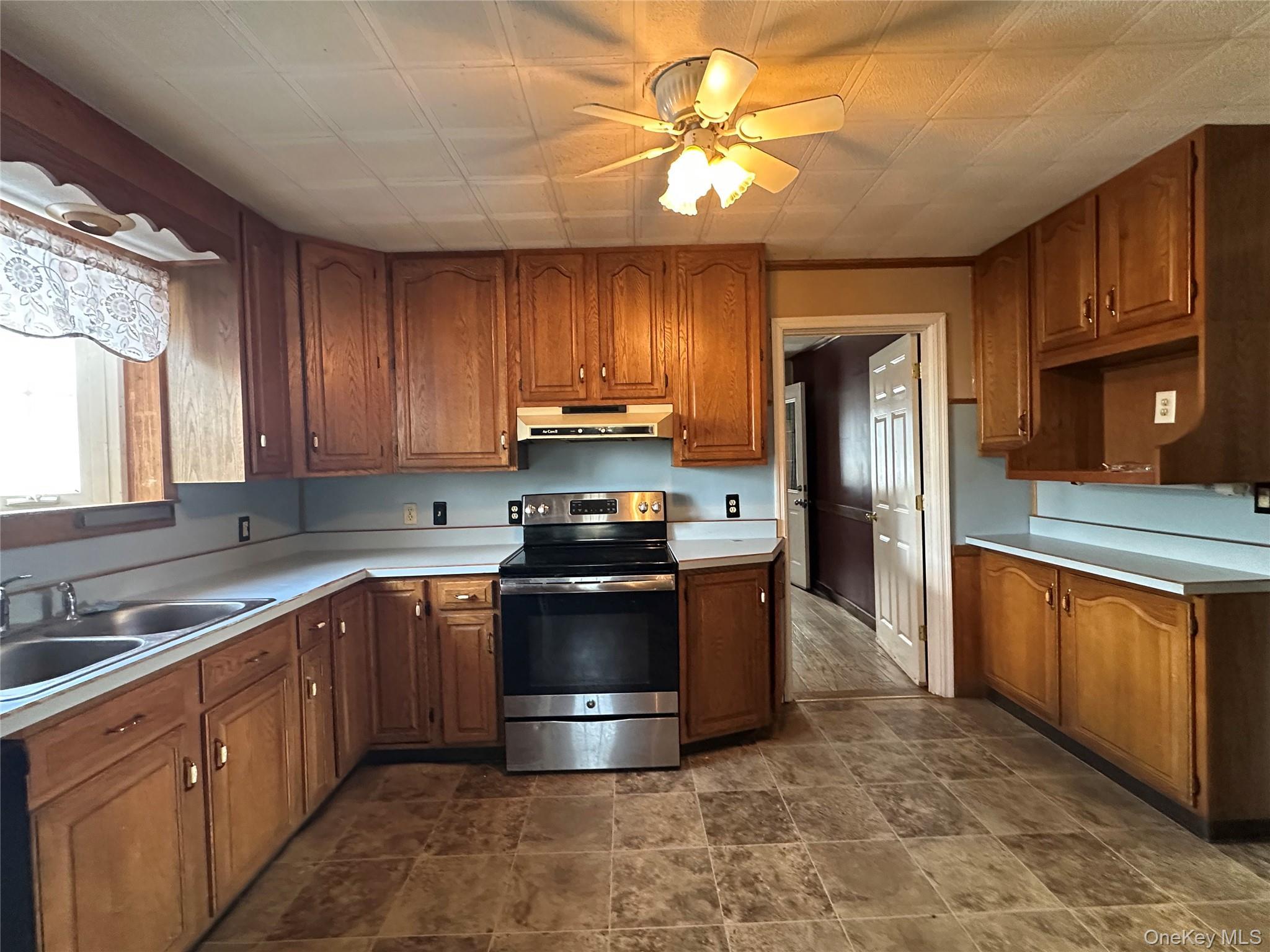 Single Family Main Street  Ulster County, NY 12525, MLS-994367-12
