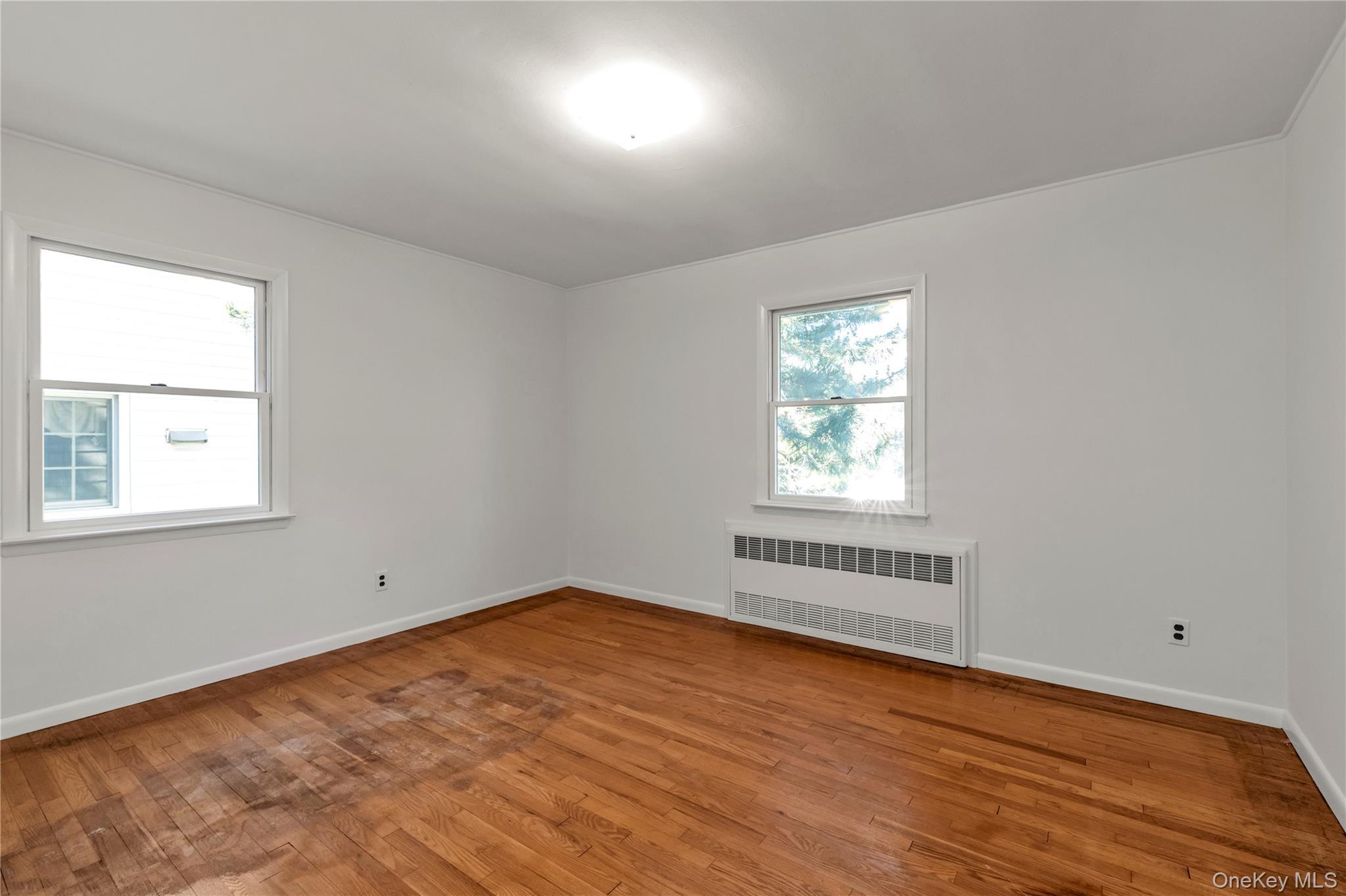 Single Family Grant Avenue Nassau County, NY 11507, MLS-994372-14