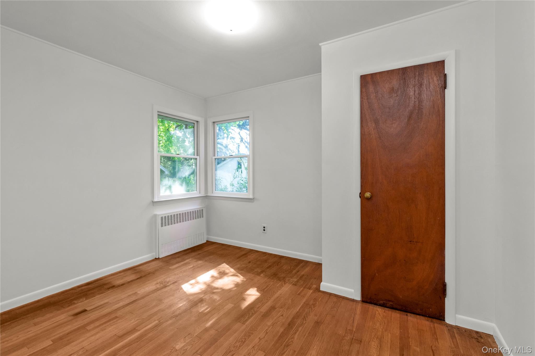 Single Family Grant Avenue Nassau County, NY 11507, MLS-994372-16