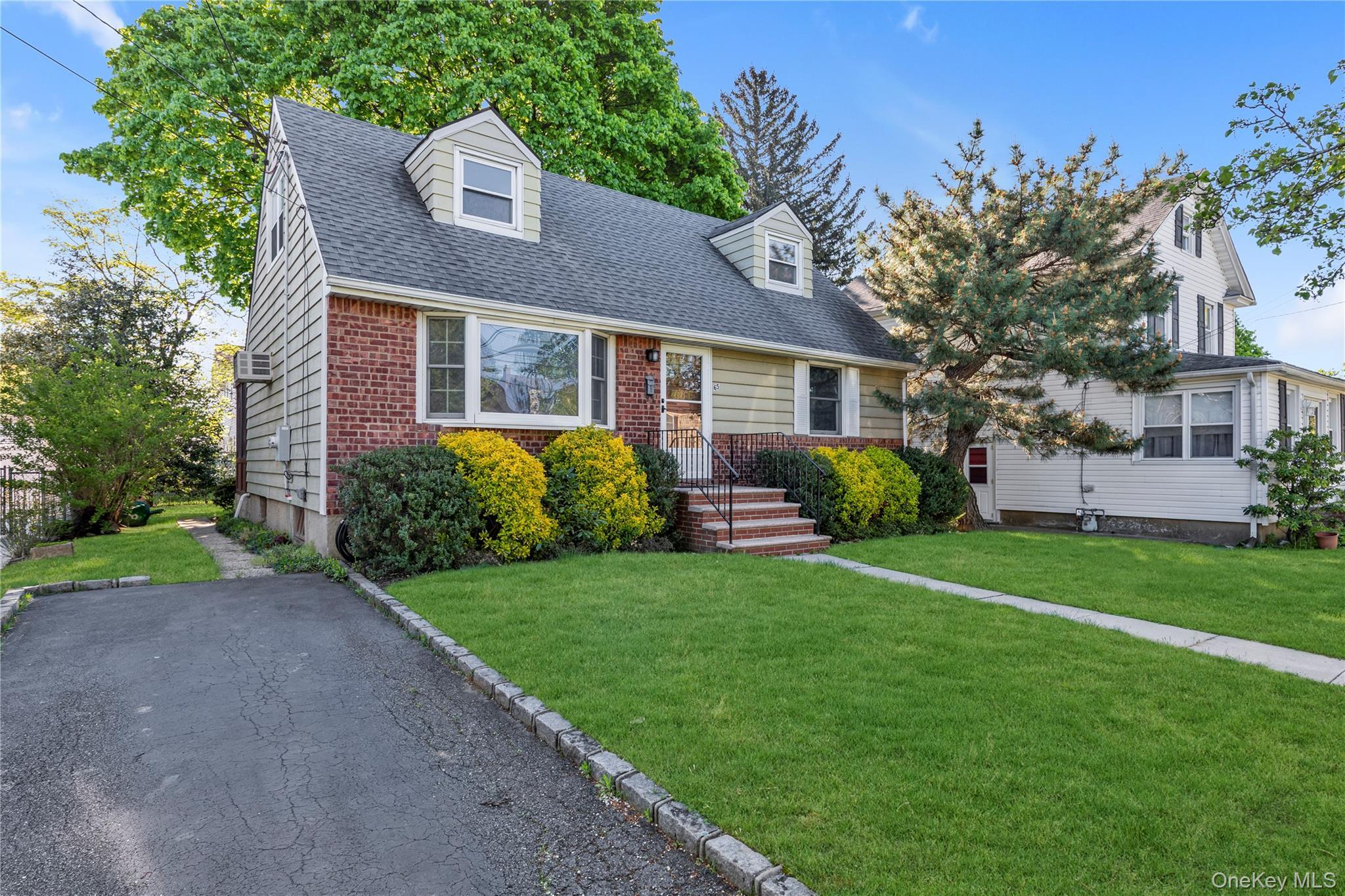 Single Family Grant Avenue Nassau County, NY 11507, MLS-994372-25