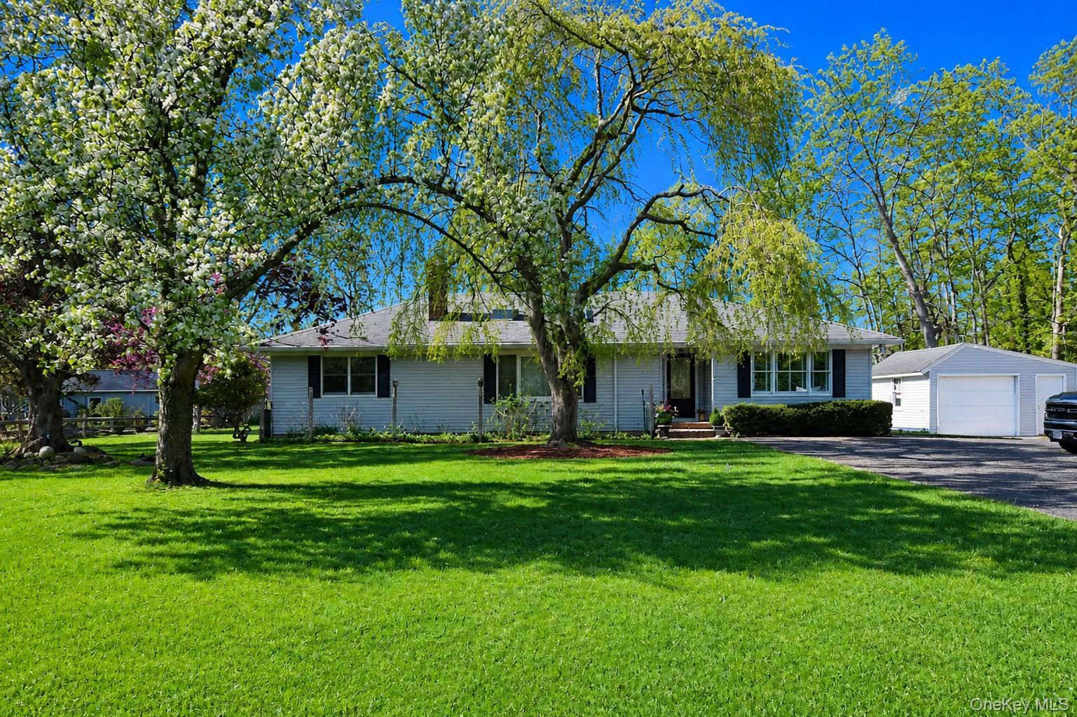 Single Family in Brookhaven - Stillwood Suffolk County, NY 11719