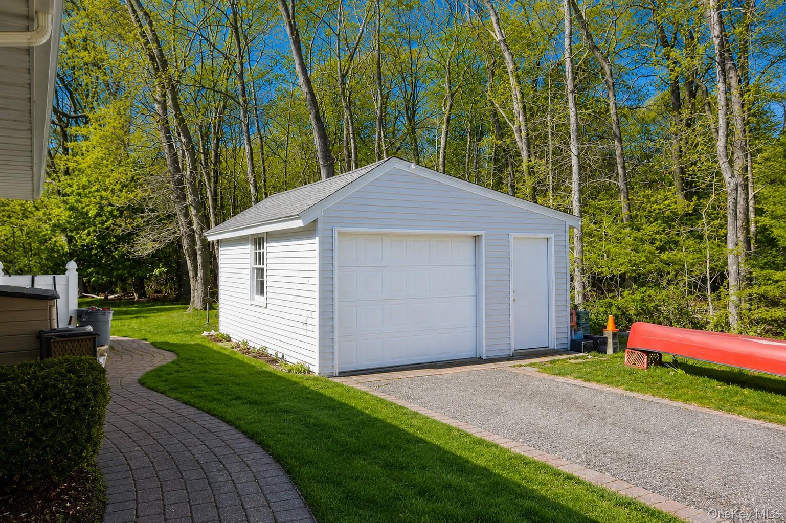 Single Family Stillwood Suffolk County, NY 11719, MLS-994383-3
