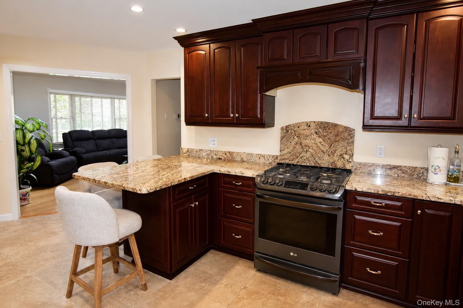 Single Family Stillwood Suffolk County, NY 11719, MLS-994383-8