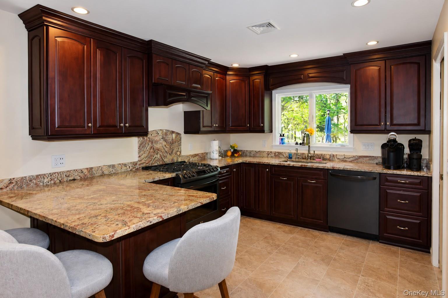 Single Family Stillwood Suffolk County, NY 11719, MLS-994383-9