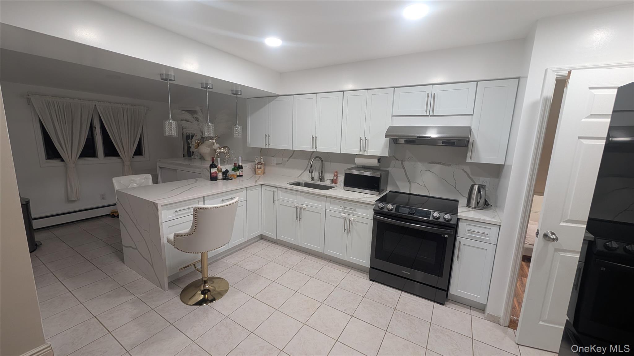Single Family New York  Nassau County, NY 11552, MLS-994468-2