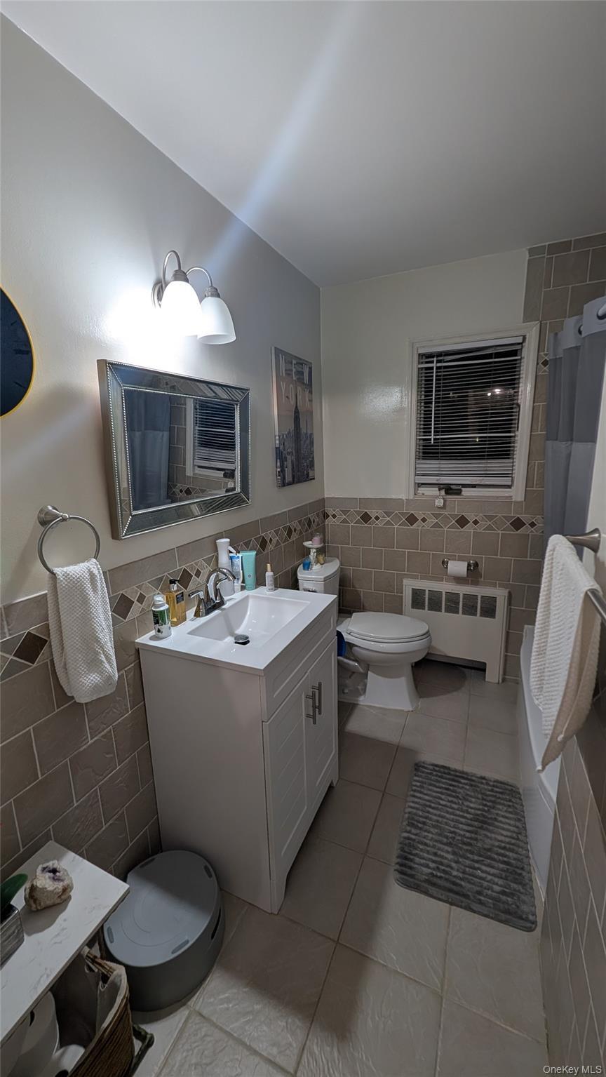 Single Family New York  Nassau County, NY 11552, MLS-994468-5