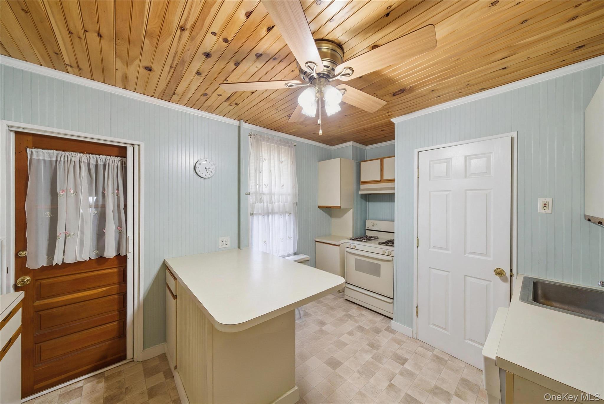 Single Family 74th Queens, NY 11379, MLS-994469-11