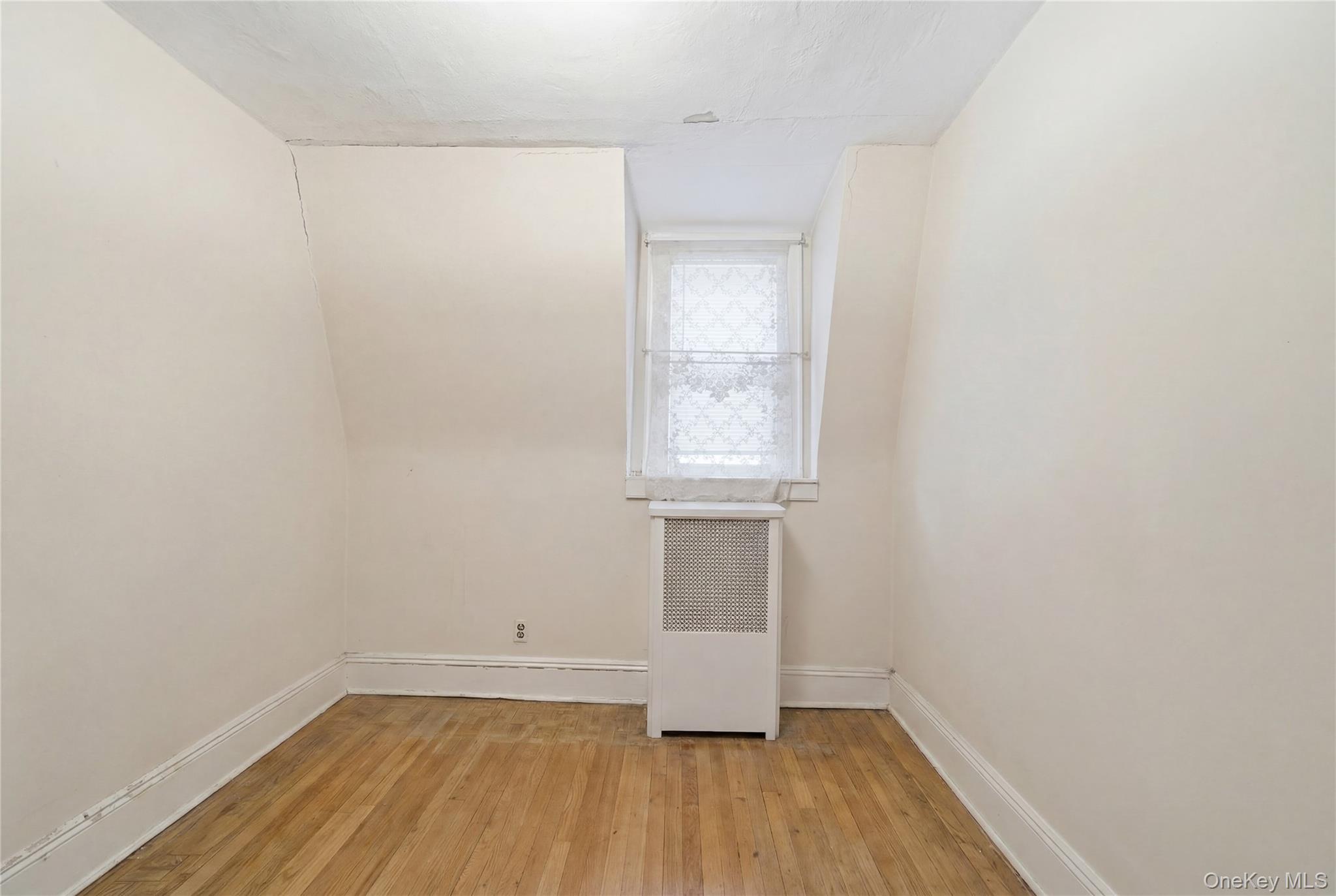 Single Family 74th Queens, NY 11379, MLS-994469-17