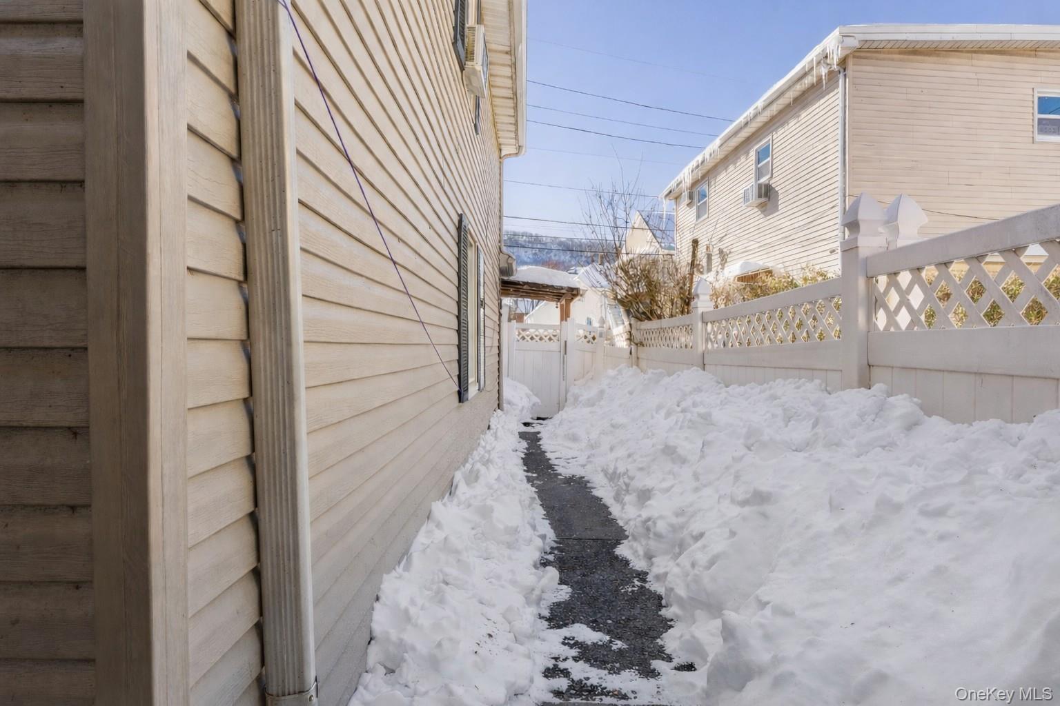Single Family Pratt Rockland County, NY 10927, MLS-994492-16