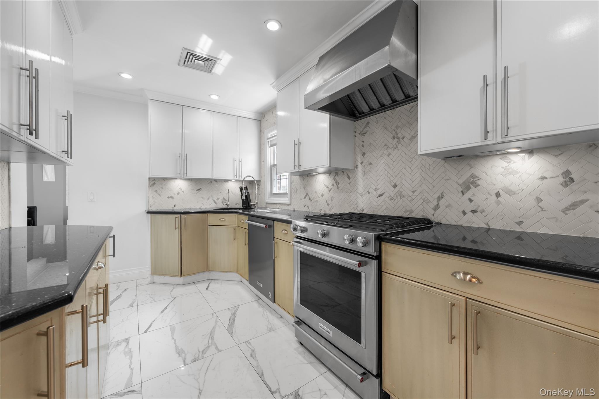 Single Family 250th Street Queens, NY 11426, MLS-994578-4
