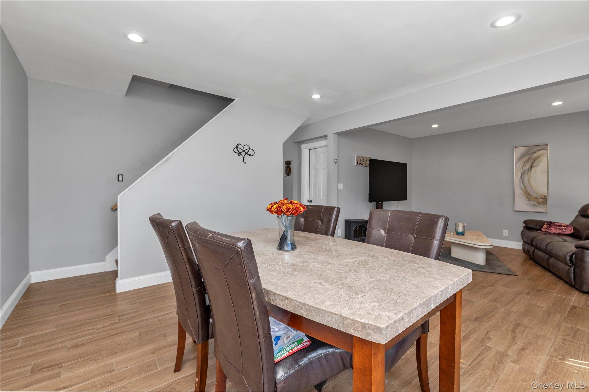 Single Family Williams Court  Nassau County, NY 11710, MLS-994593-8
