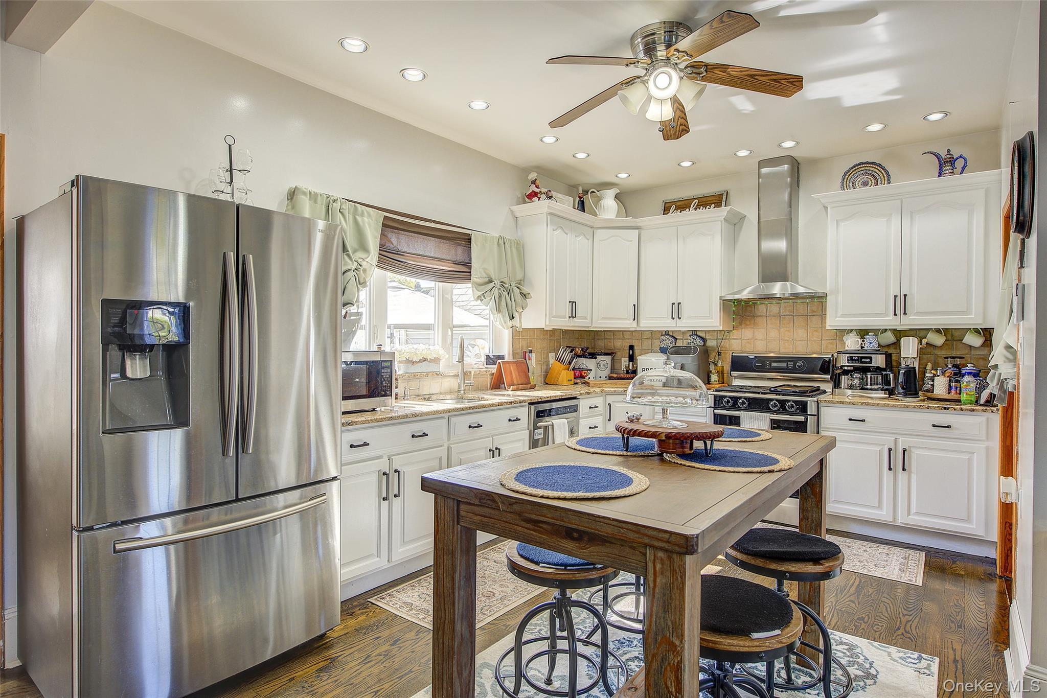 Single Family Buckingham Place Nassau County, NY 11563, MLS-994650-14