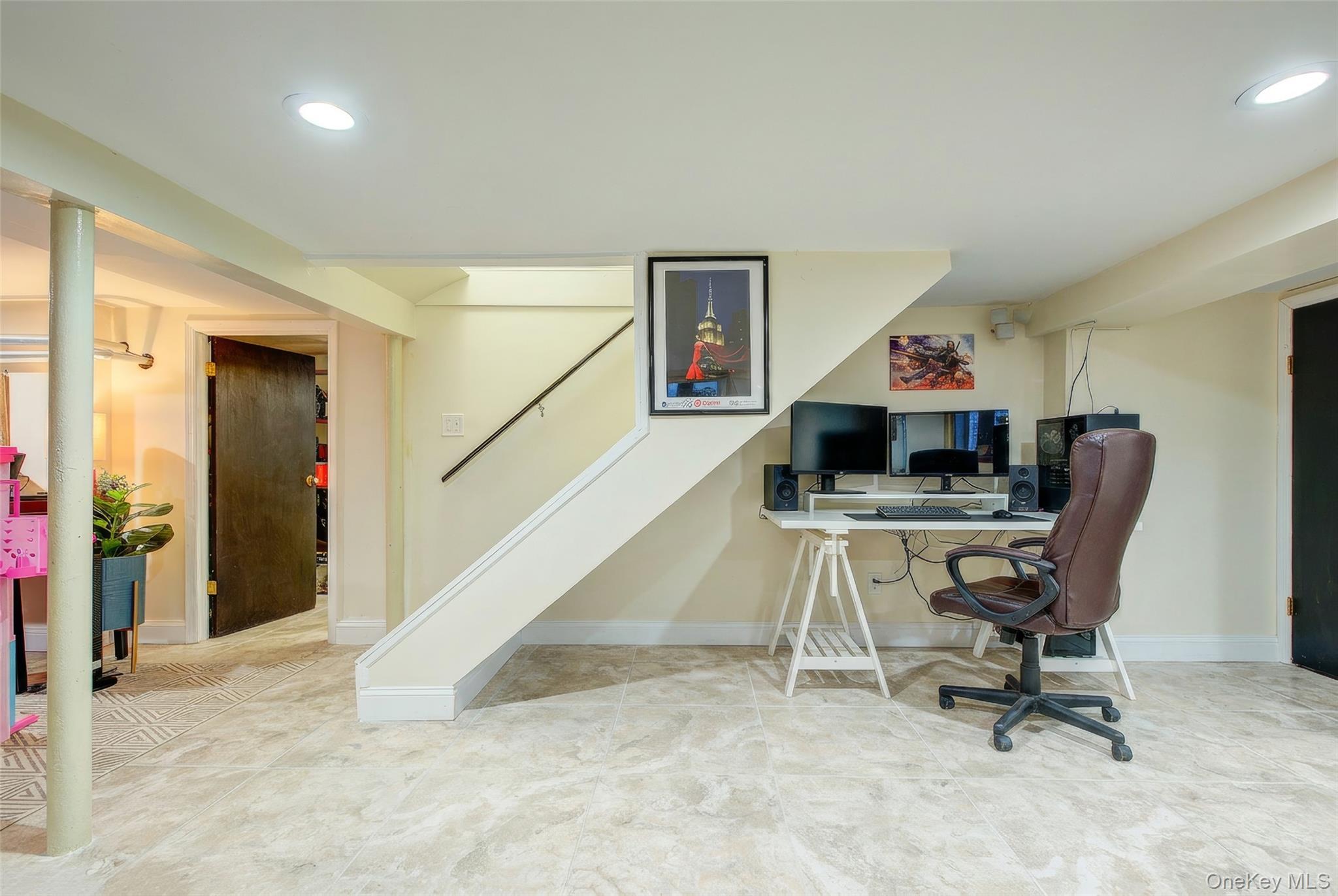 Single Family Buckingham Place Nassau County, NY 11563, MLS-994650-38