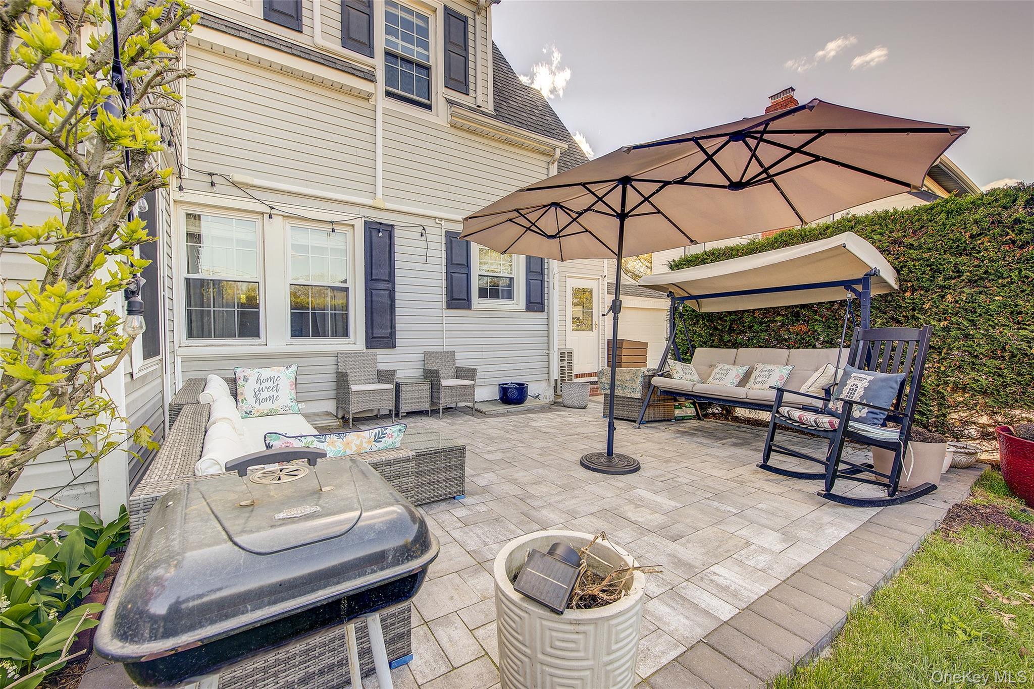 Single Family Buckingham Place Nassau County, NY 11563, MLS-994650-45