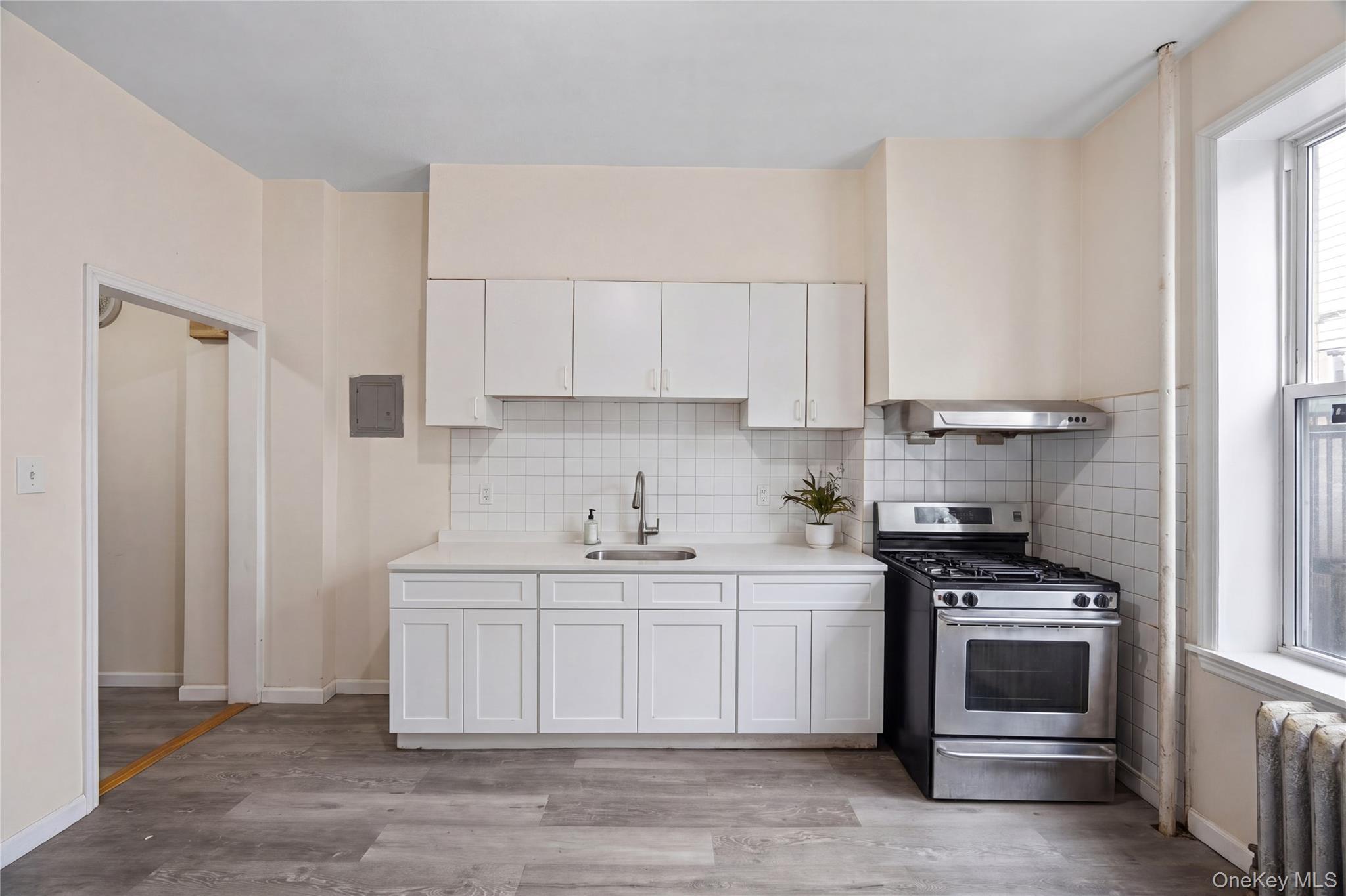Single Family Grand  Bronx, NY 10468, MLS-994683-27