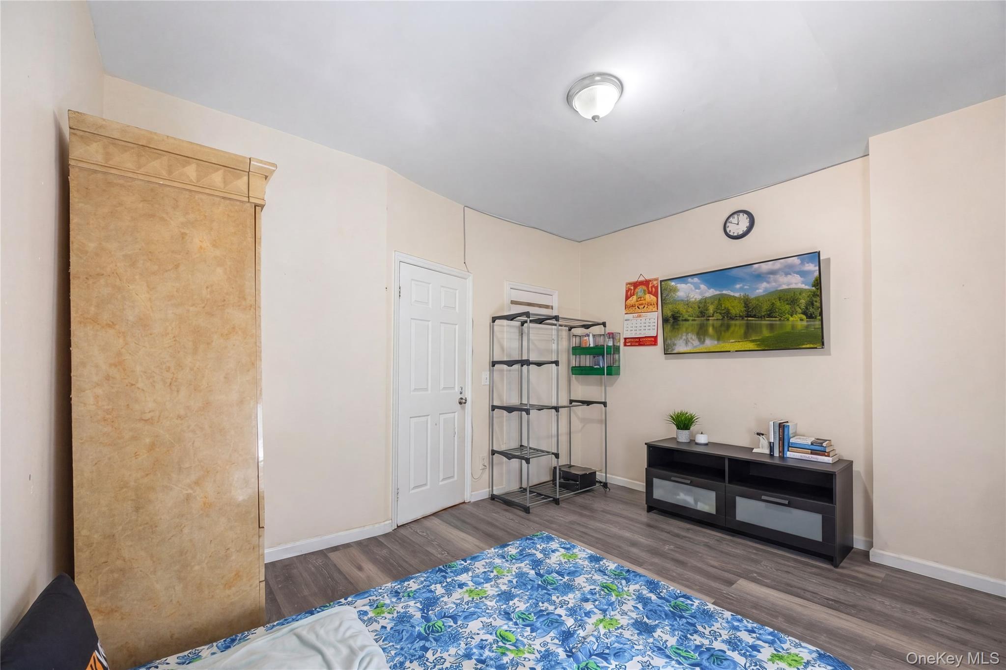 Single Family Grand  Bronx, NY 10468, MLS-994683-32
