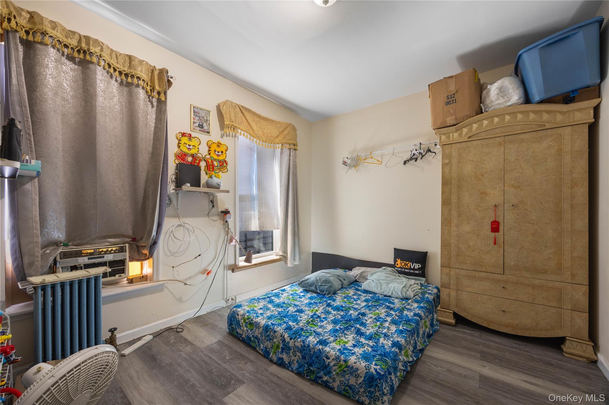 Single Family Grand  Bronx, NY 10468, MLS-994683-33