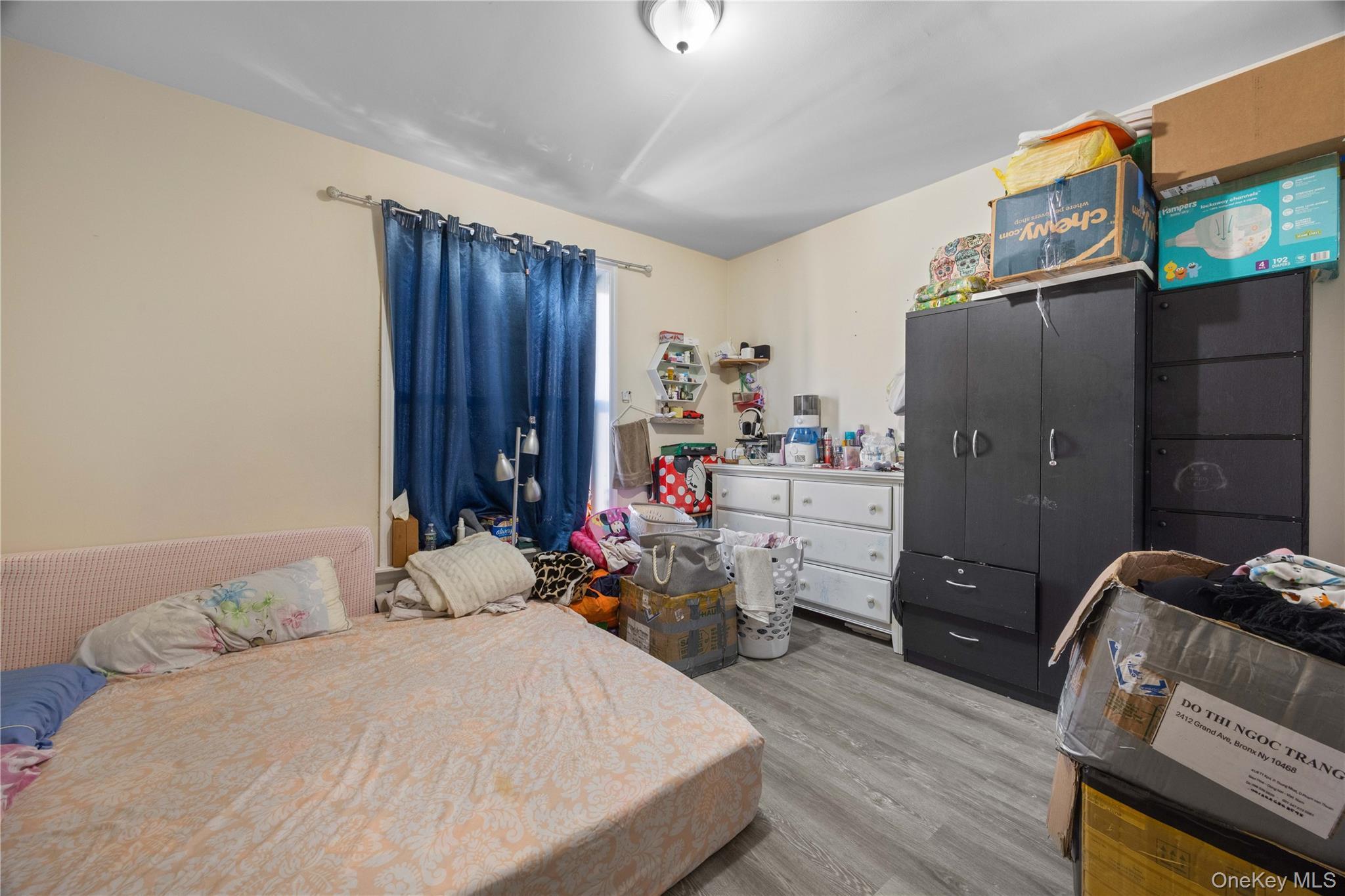 Single Family Grand  Bronx, NY 10468, MLS-994683-38