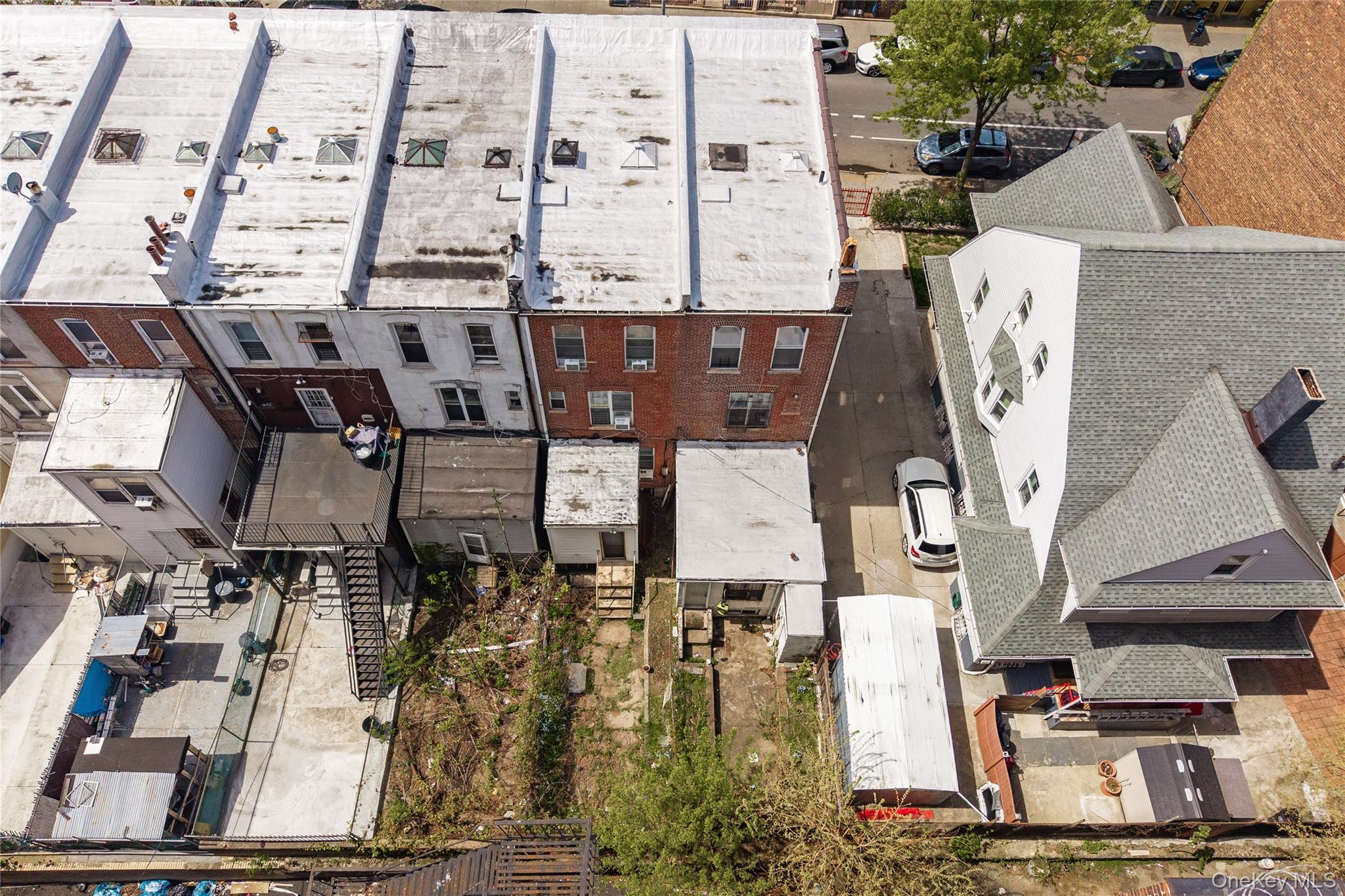 Single Family Grand  Bronx, NY 10468, MLS-994683-41