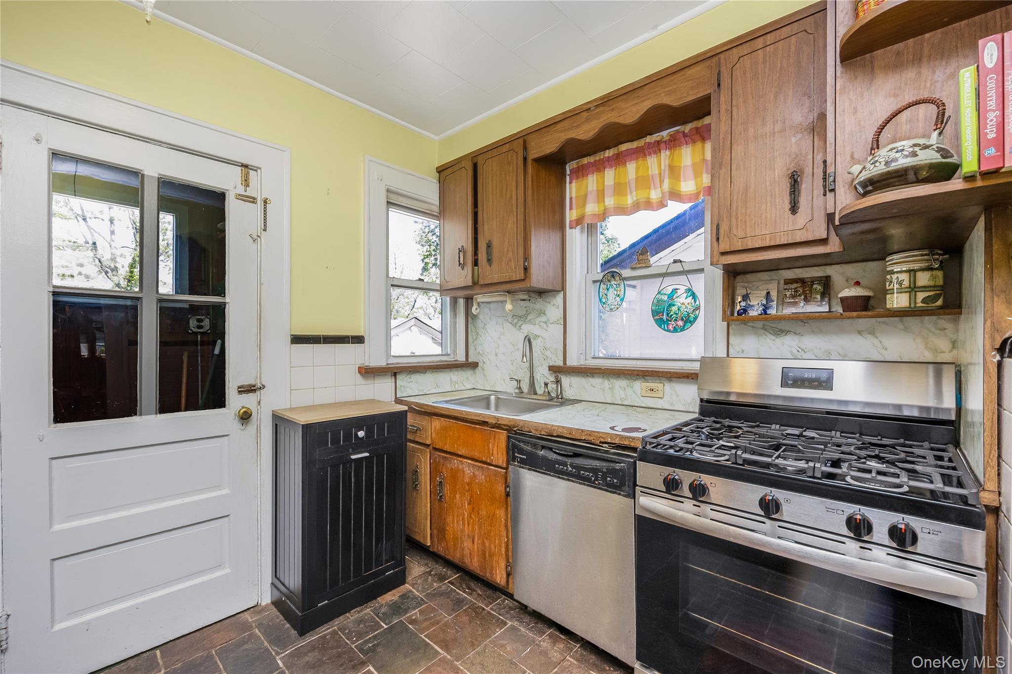 Single Family Wilder Bronx, NY 10466, MLS-994716-13