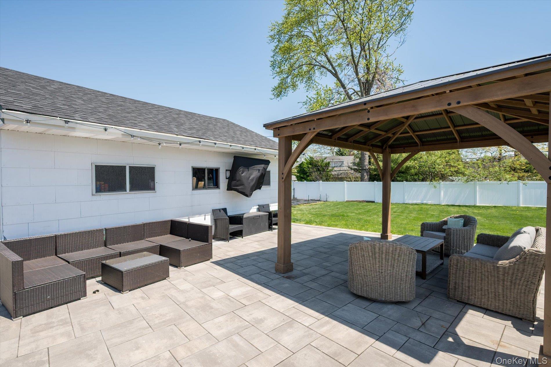 Single Family Disc  Nassau County, NY 11793, MLS-994724-25