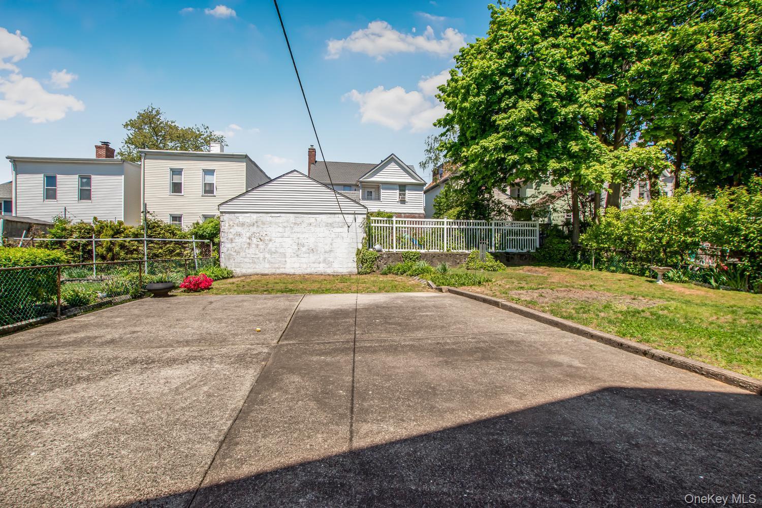 Single Family 238th  Bronx, NY 10470, MLS-994726-22