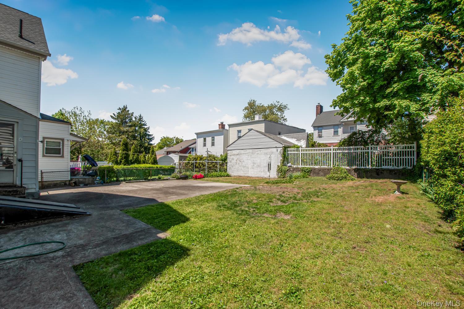 Single Family 238th  Bronx, NY 10470, MLS-994726-23