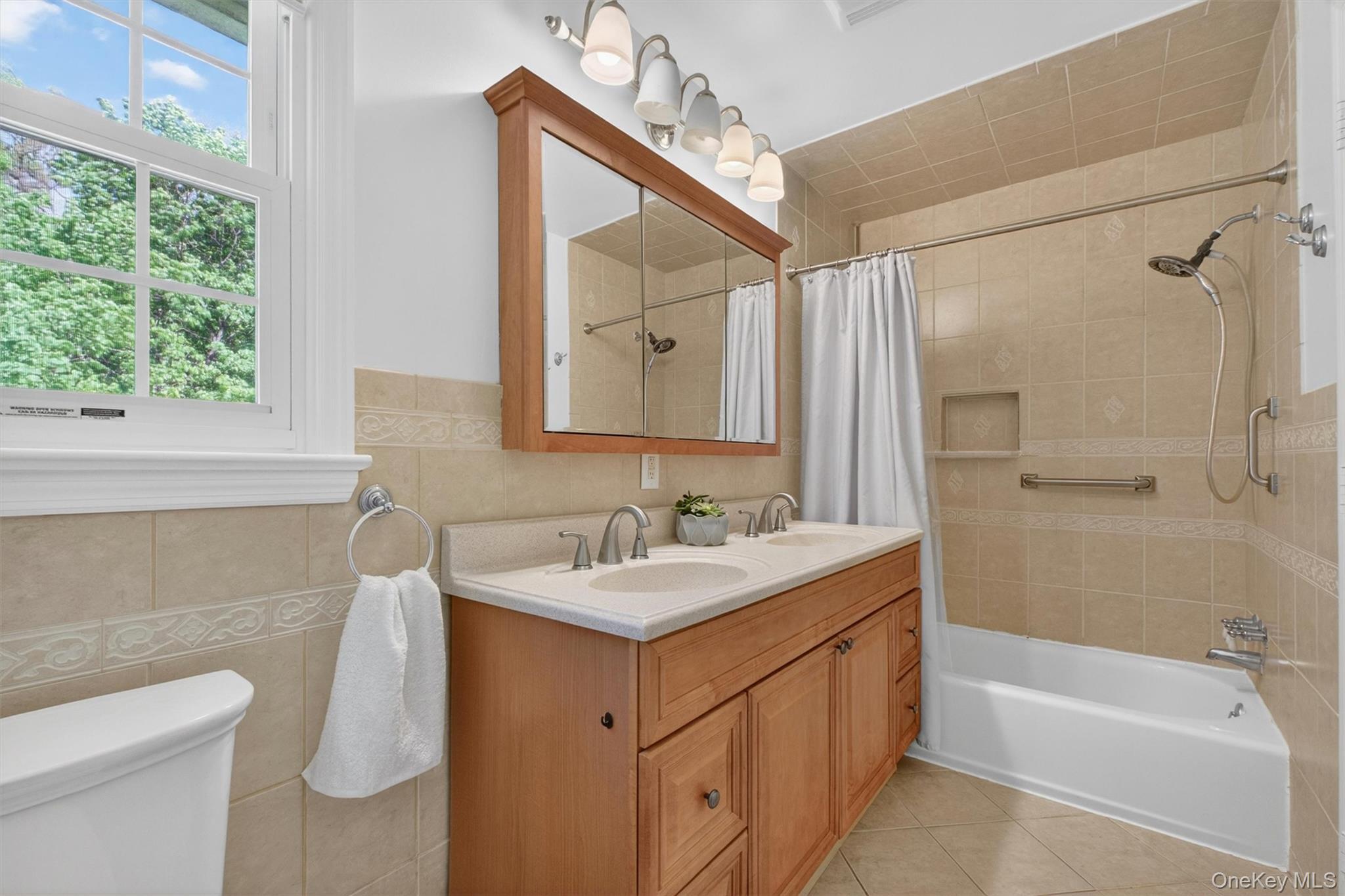 Single Family Victor Lane Dutchess County, NY 12601, MLS-994817-25