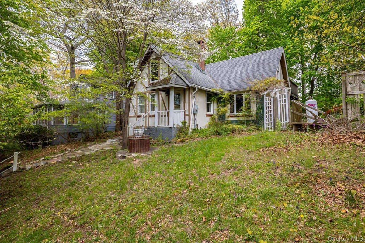 Single Family Amagansett Drive Suffolk County, NY 11789, MLS-994823-2