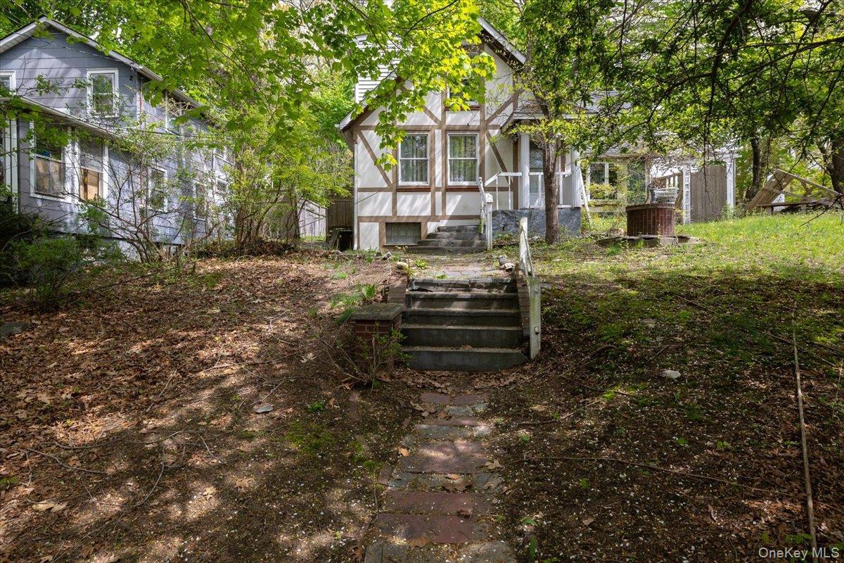 Single Family Amagansett Drive Suffolk County, NY 11789, MLS-994823-27