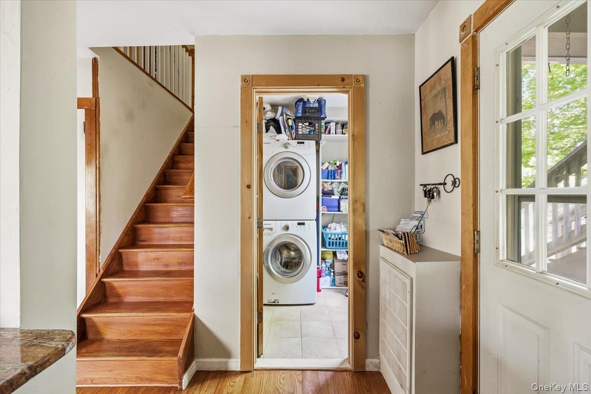 Single Family Amagansett Drive Suffolk County, NY 11789, MLS-994823-8