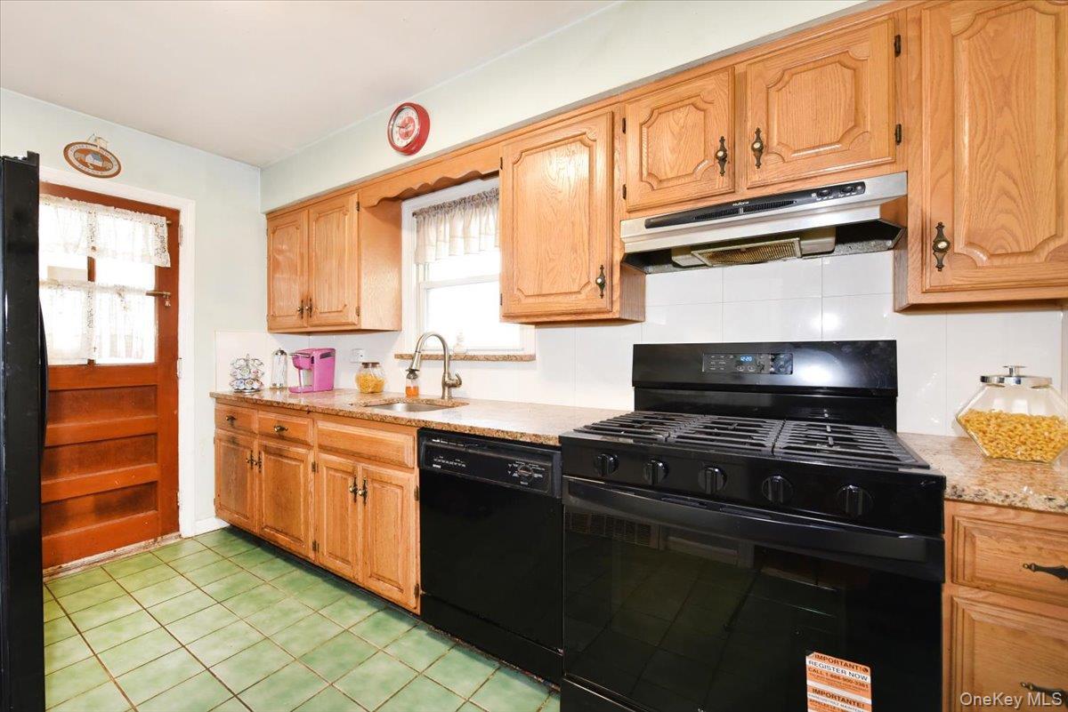 Single Family 85th Queens, NY 11426, MLS-994842-11