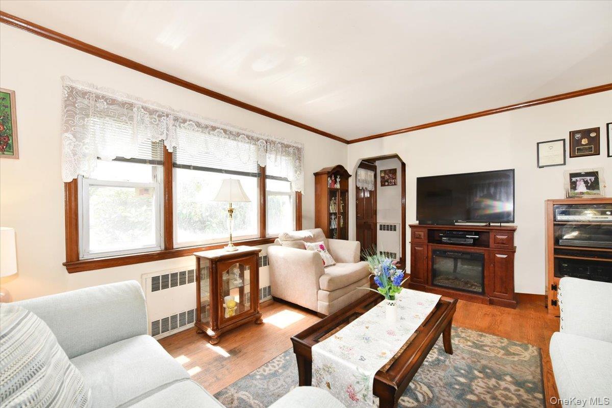 Single Family 85th Queens, NY 11426, MLS-994842-4