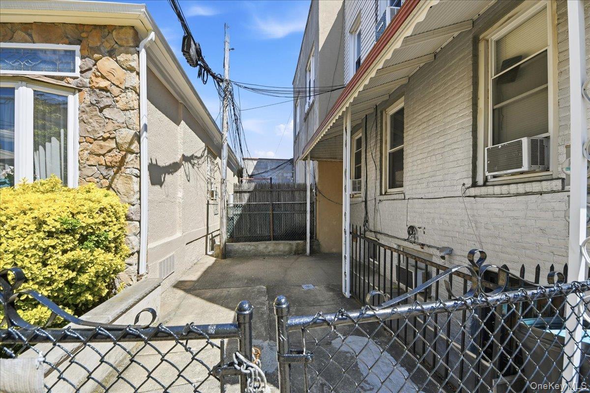 Commercial Sale Buhre  Bronx, NY 10461, MLS-994849-4