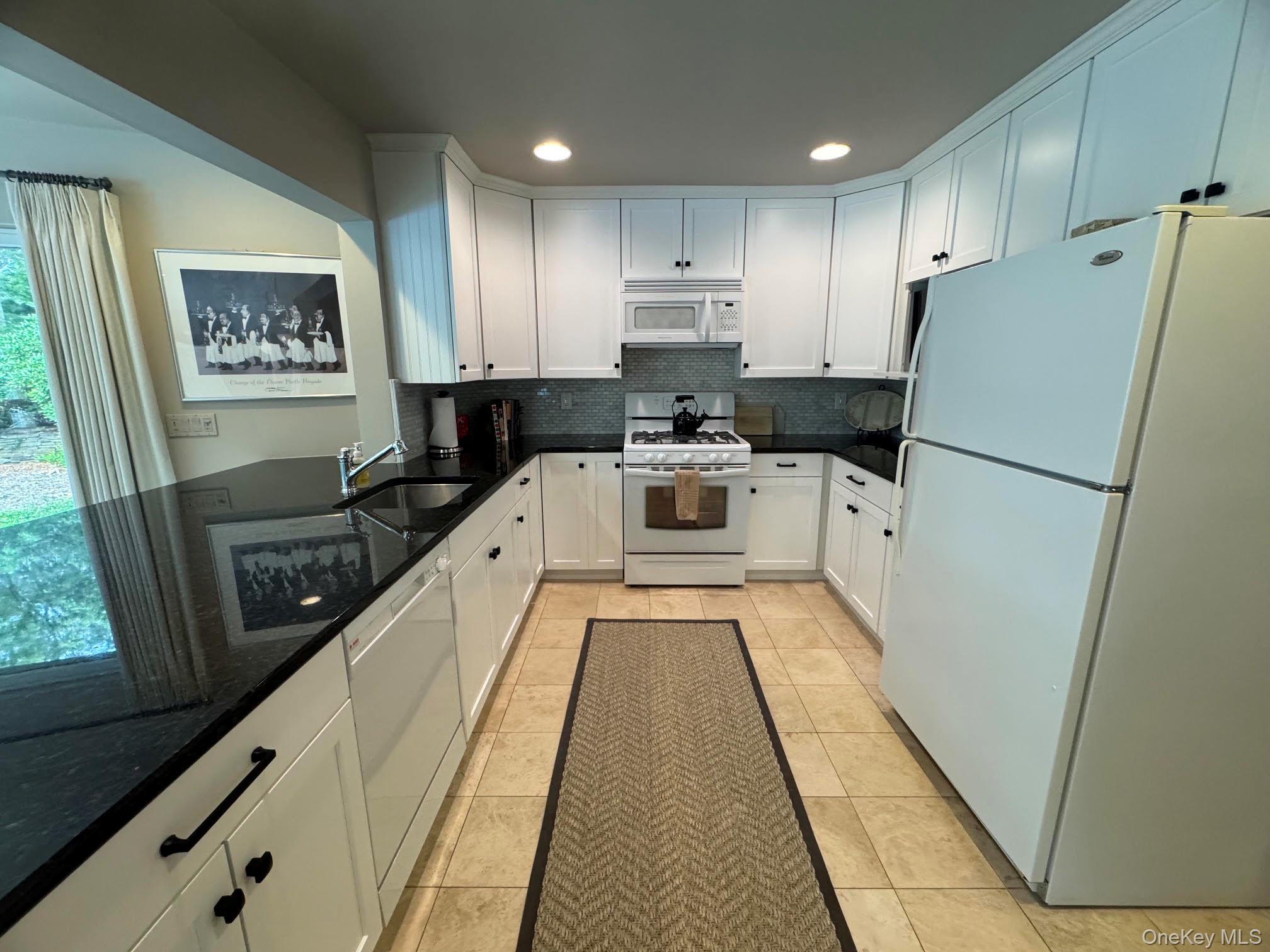 Single Family Lakewood Lane  Suffolk County, NY 11959, MLS-994890-11