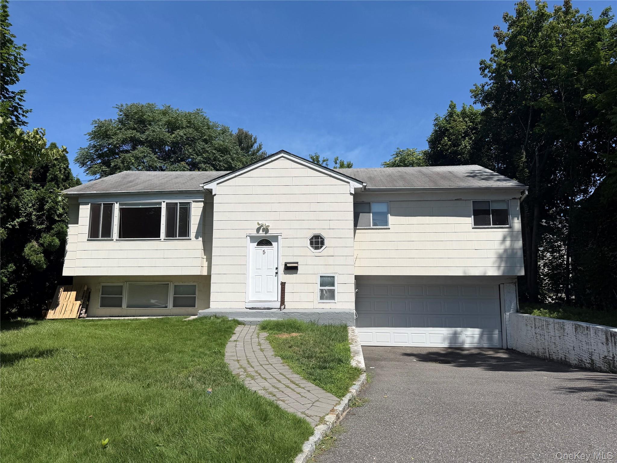 Single Family Elm Street  Nassau County, NY 11021, MLS-994967-16