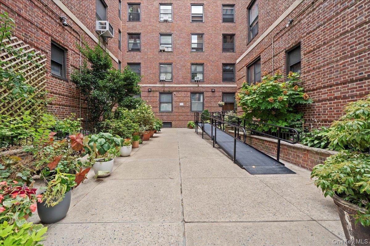 Apartment Seaman Manhattan, NY 10034, MLS-994970-2