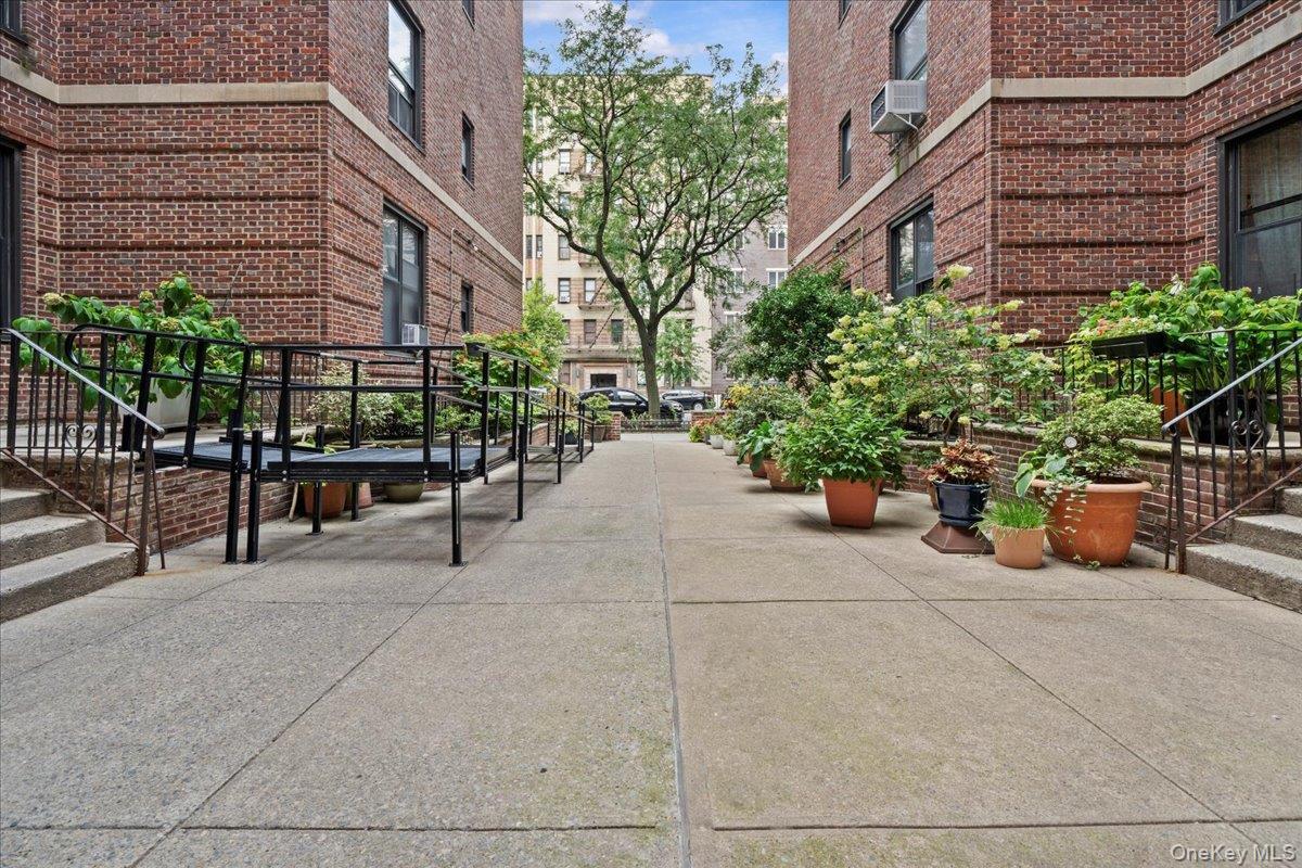 Apartment Seaman Manhattan, NY 10034, MLS-994970-3