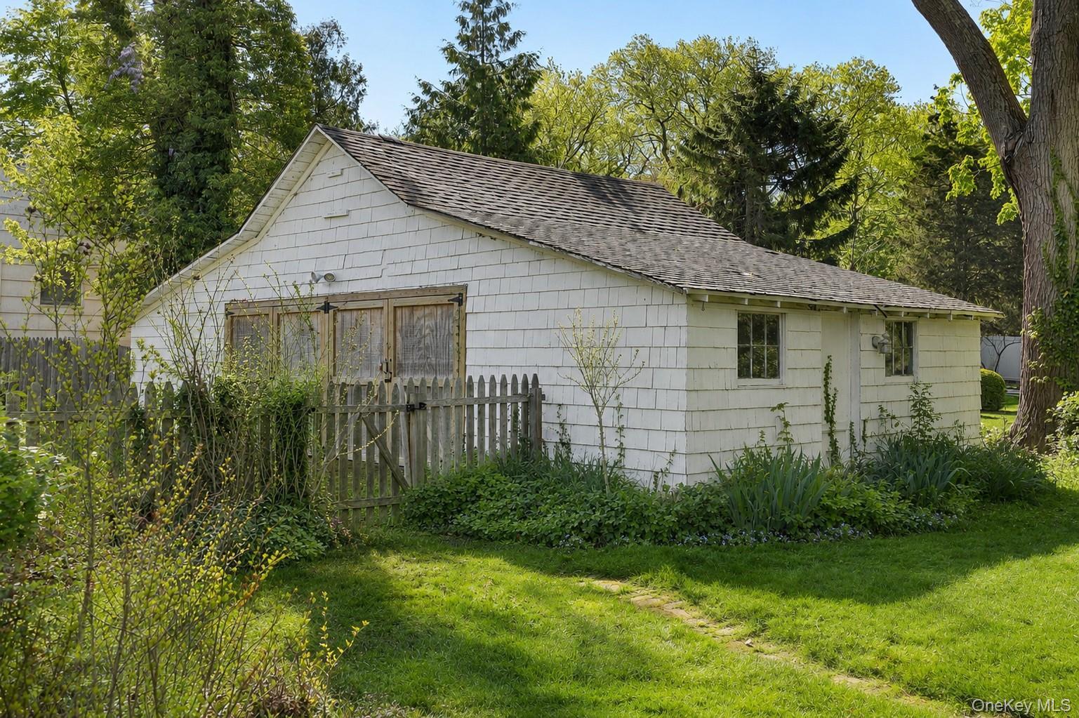 Single Family Shore Road  Suffolk County, NY 11733, MLS-994993-31