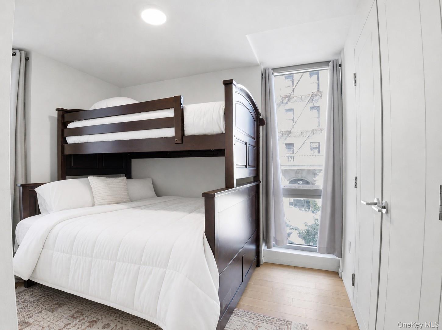 Condo Pinehurst  Manhattan, NY 10033, MLS-995018-14