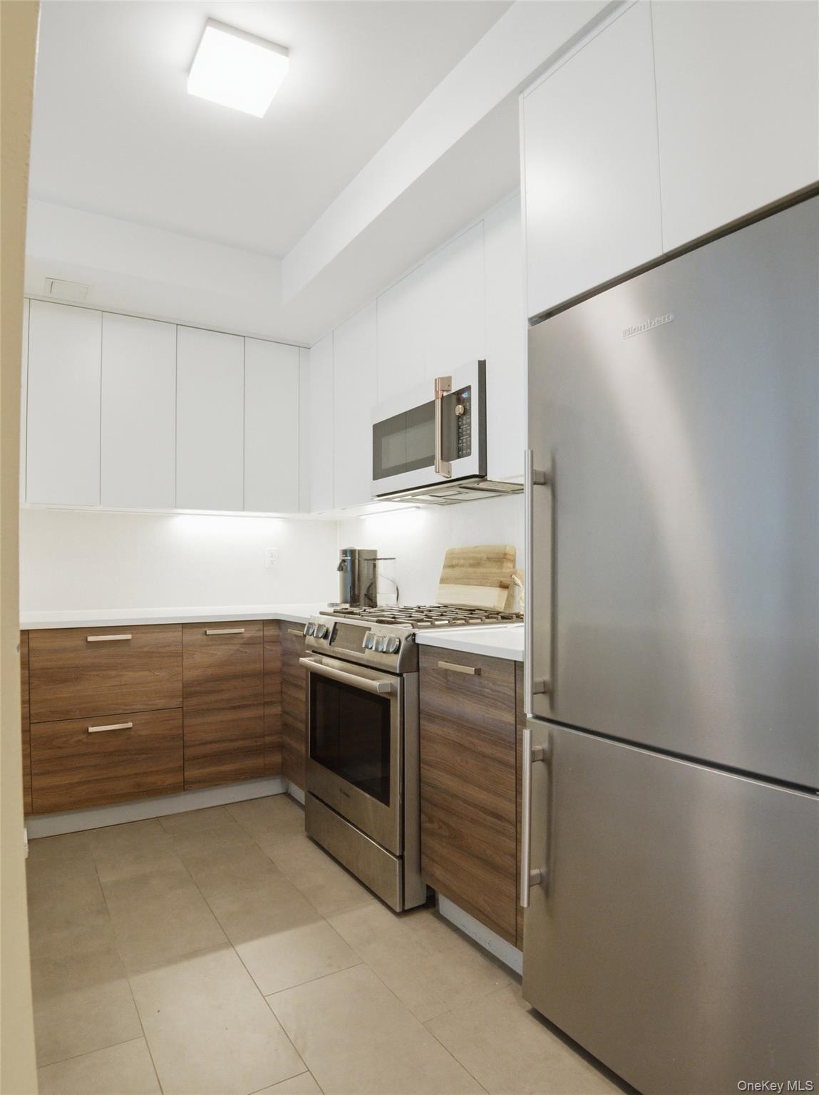Condo Pinehurst  Manhattan, NY 10033, MLS-995018-16
